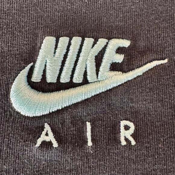 Nike Shirt Youth 10-12 Black Air Pastel Logo Graphic Tee Swoosh DH6520-010 - Picture 3 of 9